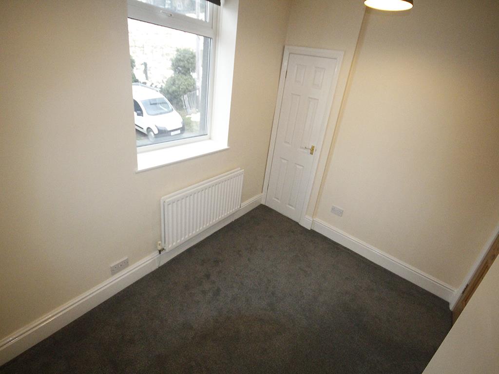 2 bedroom end terrace house Let Agreed in Winewall - _MG_9495.jpg